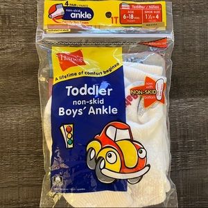 New Hanes Toddler 6-18 Month Non-Skid Ankle Socks